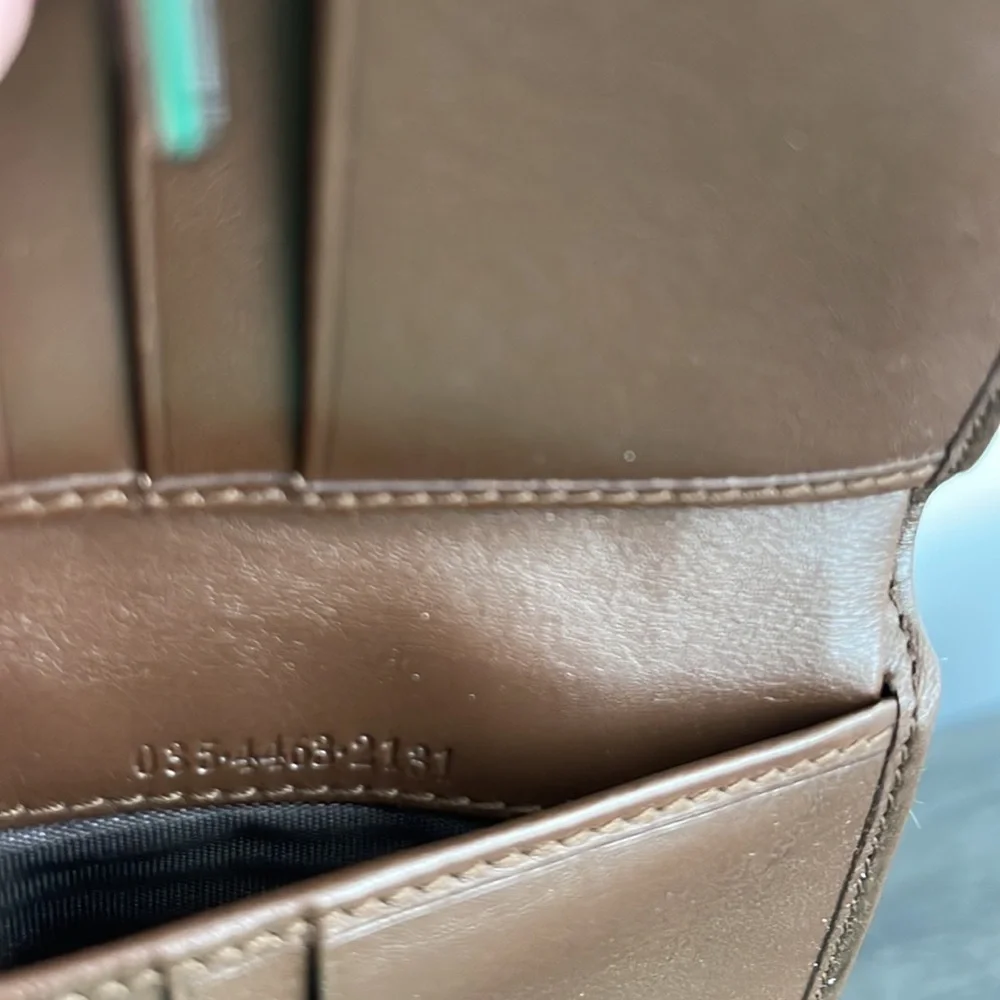 Gucci authentic Leather/ Canvas in great condition Wallet, silver hardware. - Picture 8 of 9